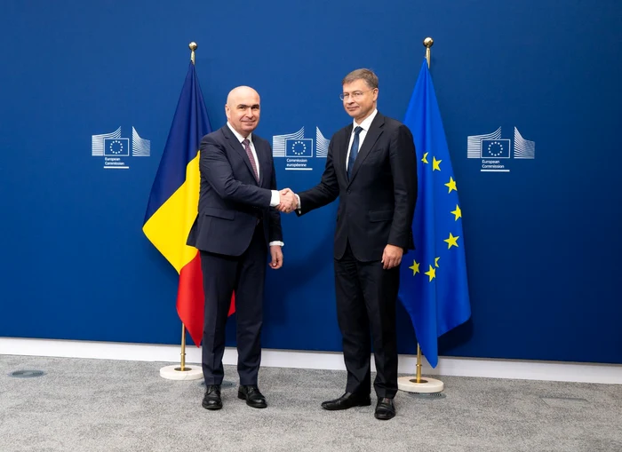 Comisarul european pentru Economie: „Este crucial să reorientăm impozitarea și sistemul fiscal din România către calea obișnuită” Comisarul european pentru Economie: „Este crucial să reorientăm impozitarea și sistemul fiscal din România către calea obișnuită”