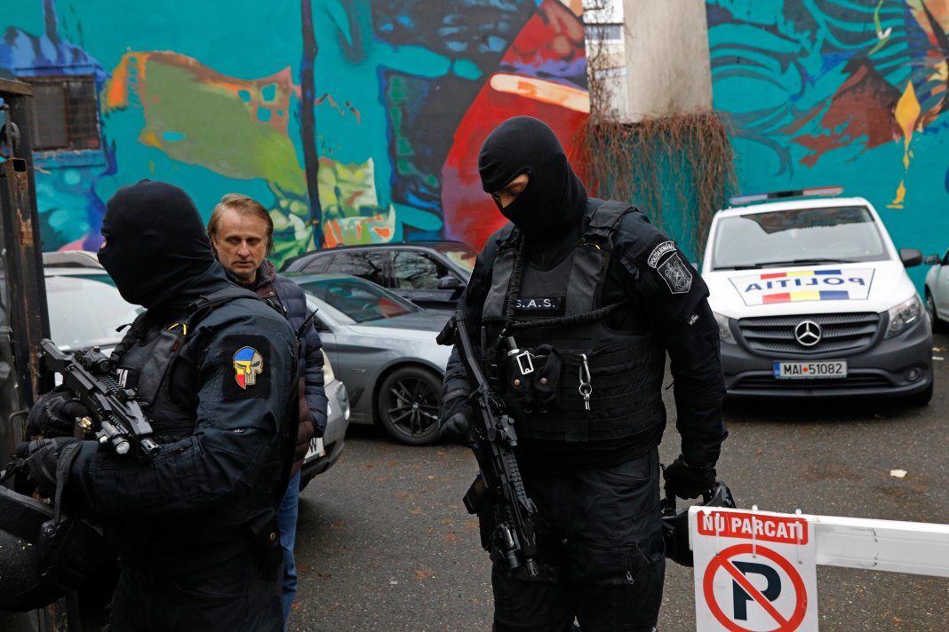 Un furnizor major de energie, bănuit de fraudă pentru a accesa subvenții considerabile. Descinderi în locuri diferite.