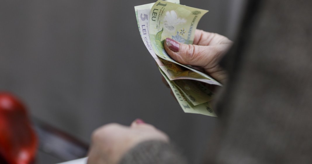 Aproximativ 883.000 de români beneficiază de indemnizația socială pentru pensionari