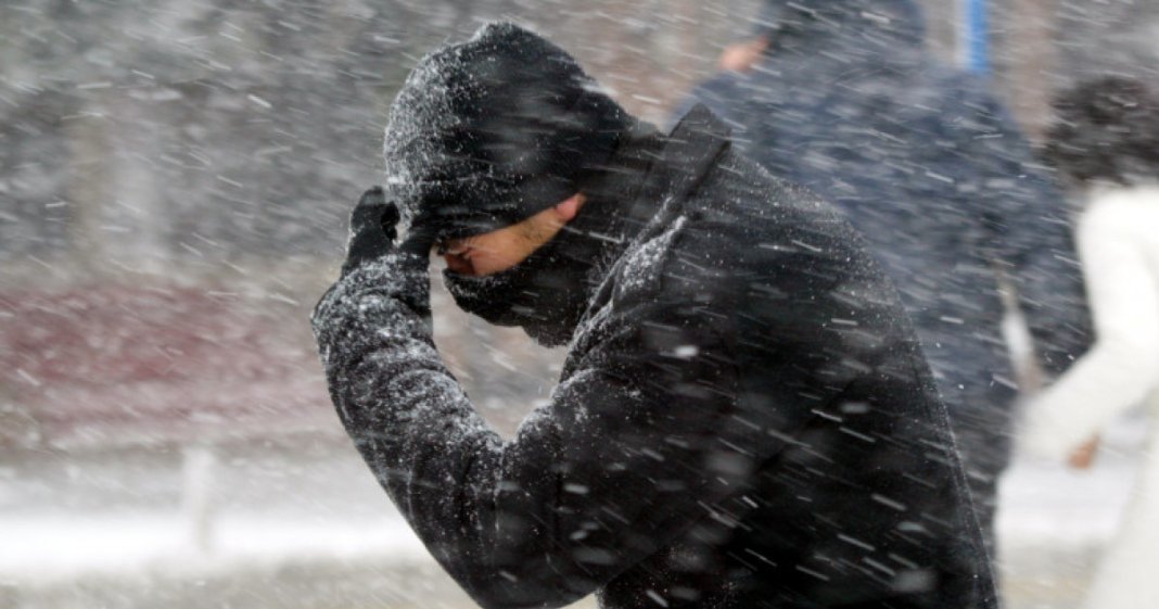 Vreme extremă în România: Alertă galbenă în 23 de județe și Alertă portocalie de viscol montan, cu vânturi ce ating până la 140 km/h