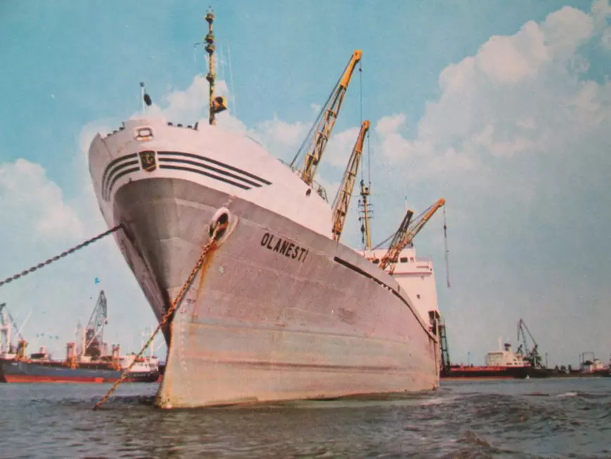 Iranul a atacat trei vapoare românești în anii '80, iar comuniștii au disimulat evenimentele din motive legate de petrol. Iranul a atacat trei vapoare românești în anii '80, iar comuniștii au disimulat evenimentele din motive legate de petrol.