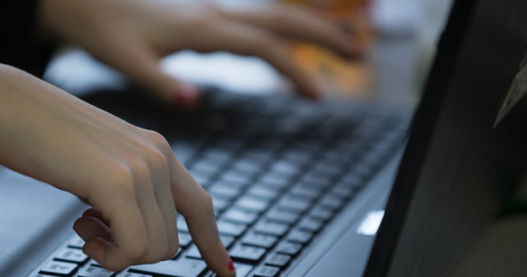 Reacția Ministerului Apărării la informațiile referitoare la zeci de adrese de e-mail ale Forțelor Aeriene...