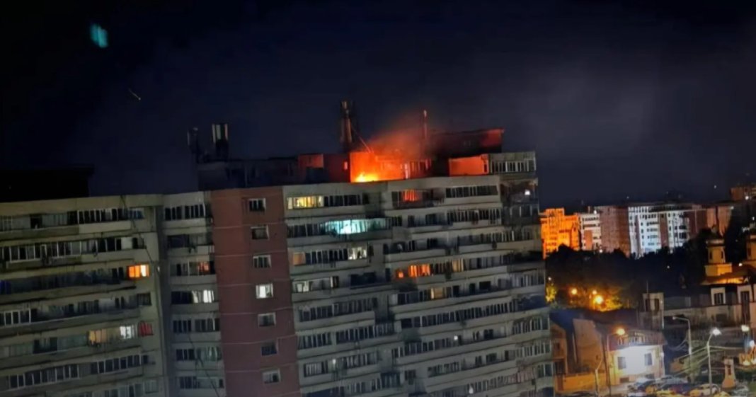 Alertă serioasă: Dronă căzută peste o clădire din Galaţi. Două persoane rănite, zeci afectate...