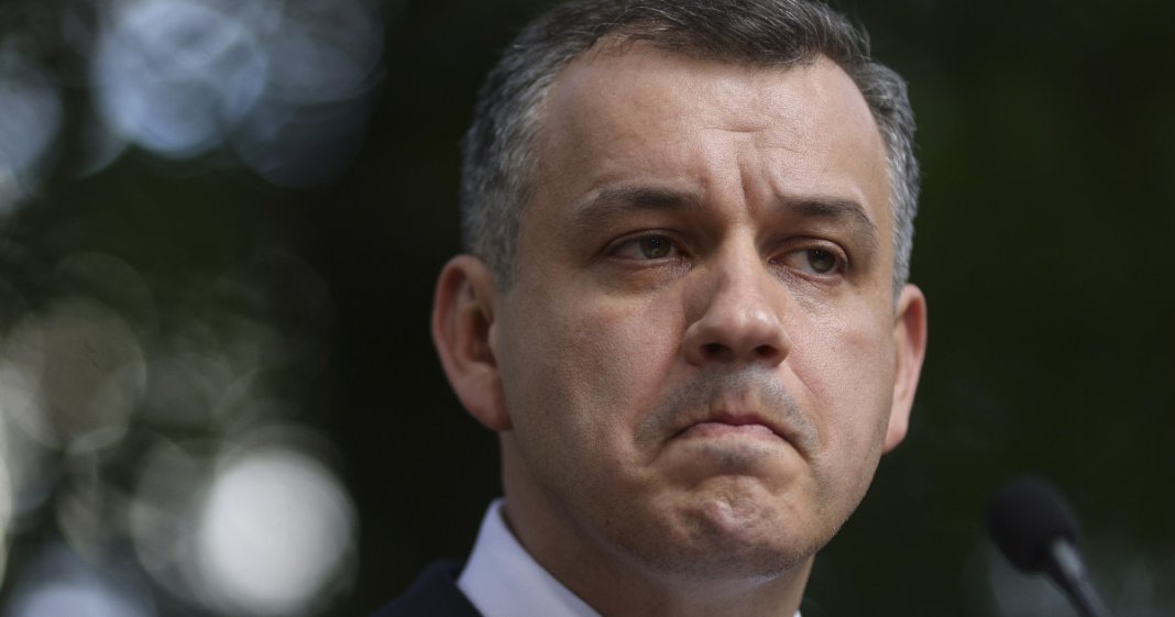 Prima „abandonare” din Guvernul propus de Tomac, înainte de vot: Adrian Papahagi se retrage...