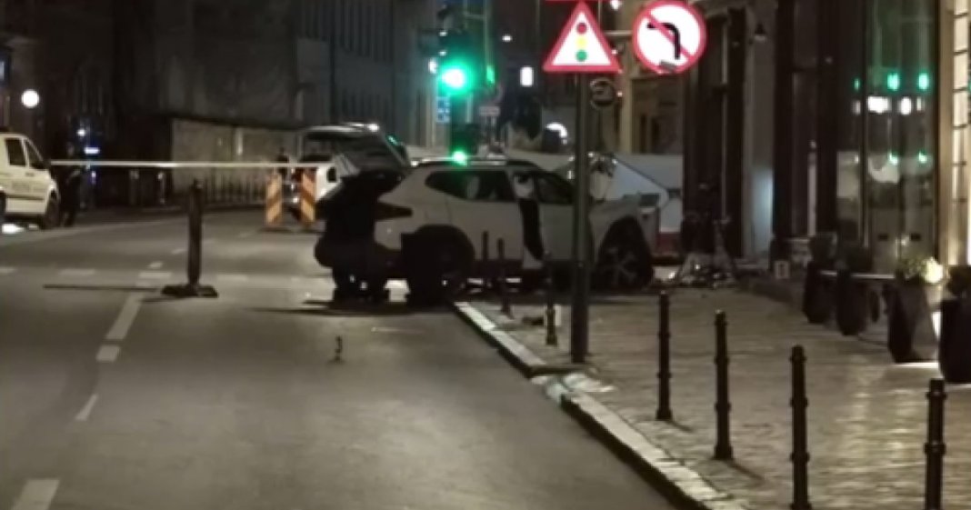 Doi pietoni și-au pierdut viața după ce un autoturism a pătruns pe trotuar pe strada Mureșenilor din...