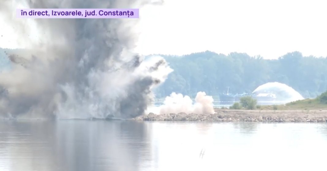 Explozitii controlate pe Dunăre. Armata încearcă să devieze apa spre Cernavodă, ulterior primei detonări...