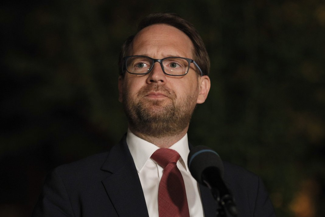 USR acuză CCR de „violarea Constituției”. Fritz: „Putem fi liniștiți: CCR-PSD a justificat că sancțiunea nu mă vizează pe mine, ci mandatul meu”